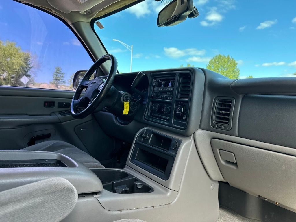 2005 GMC Yukon — photo 19