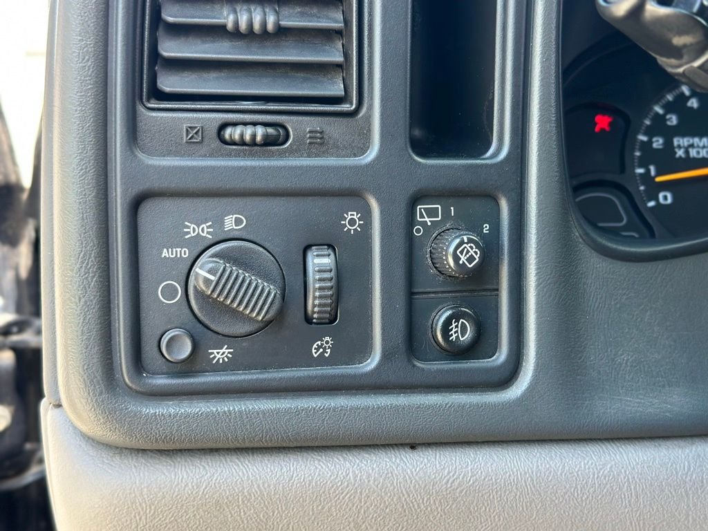 2005 GMC Yukon — photo 25