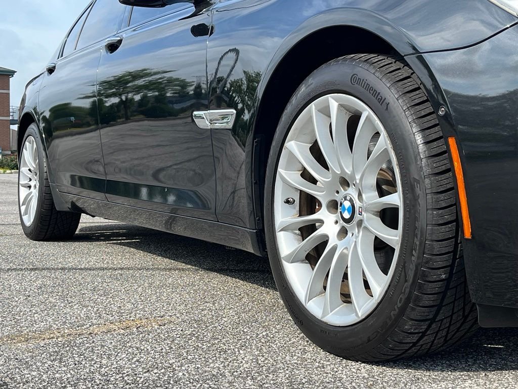 2013 BMW 7 Series — photo 6
