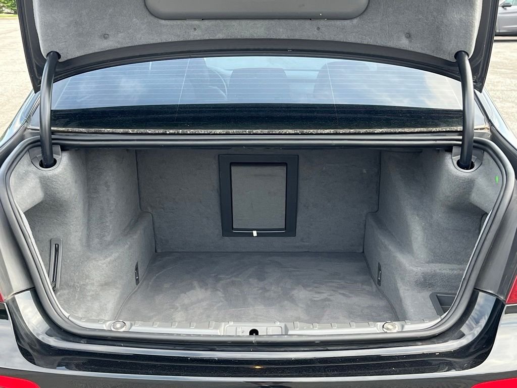 2013 BMW 7 Series — photo 21