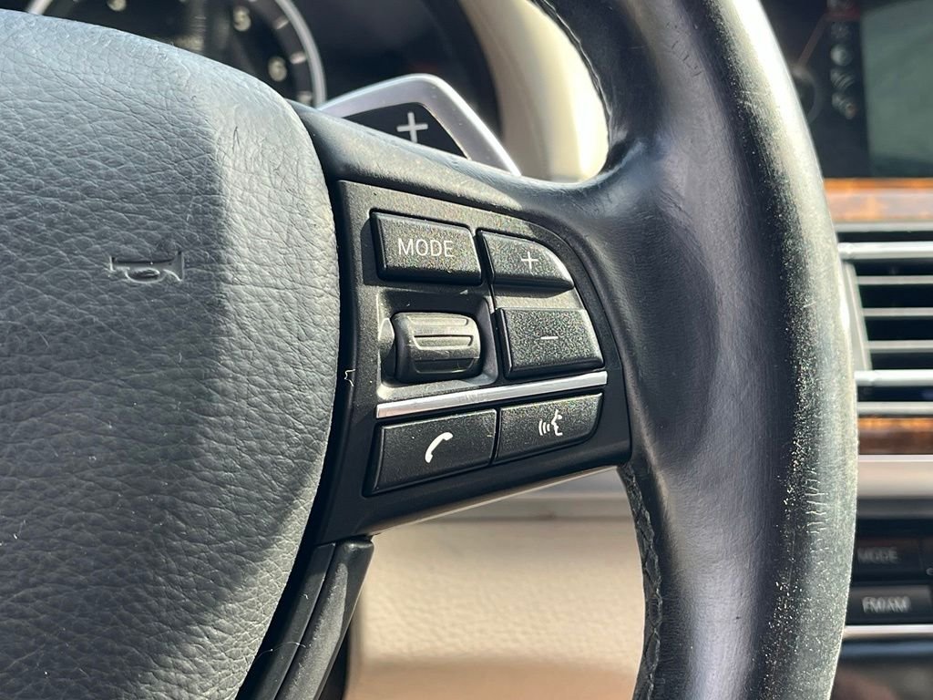 2013 BMW 7 Series — photo 28