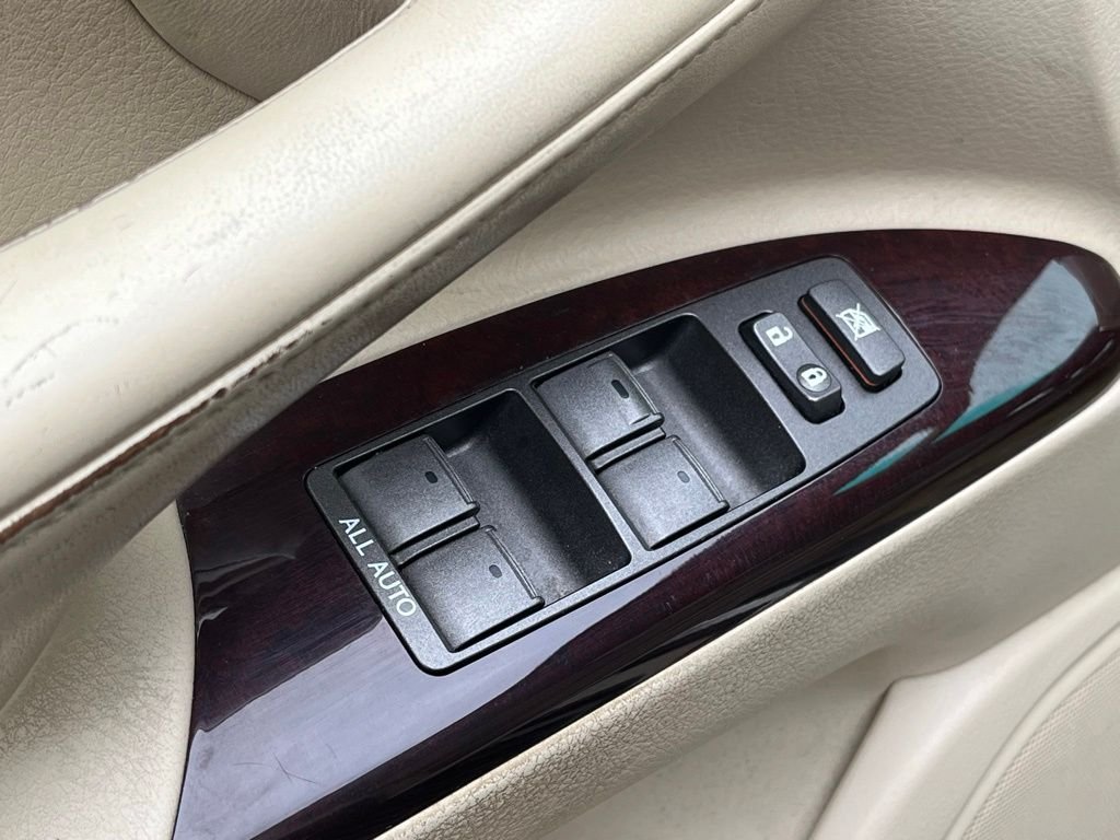 2013 Lexus LX — photo 14
