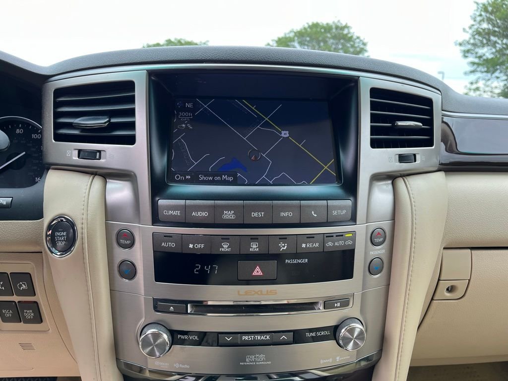 2013 Lexus LX — photo 34