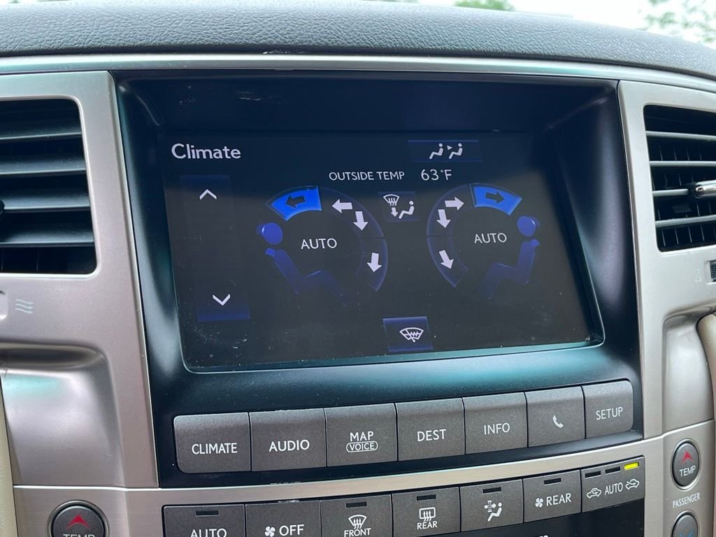 2013 Lexus LX — photo 35