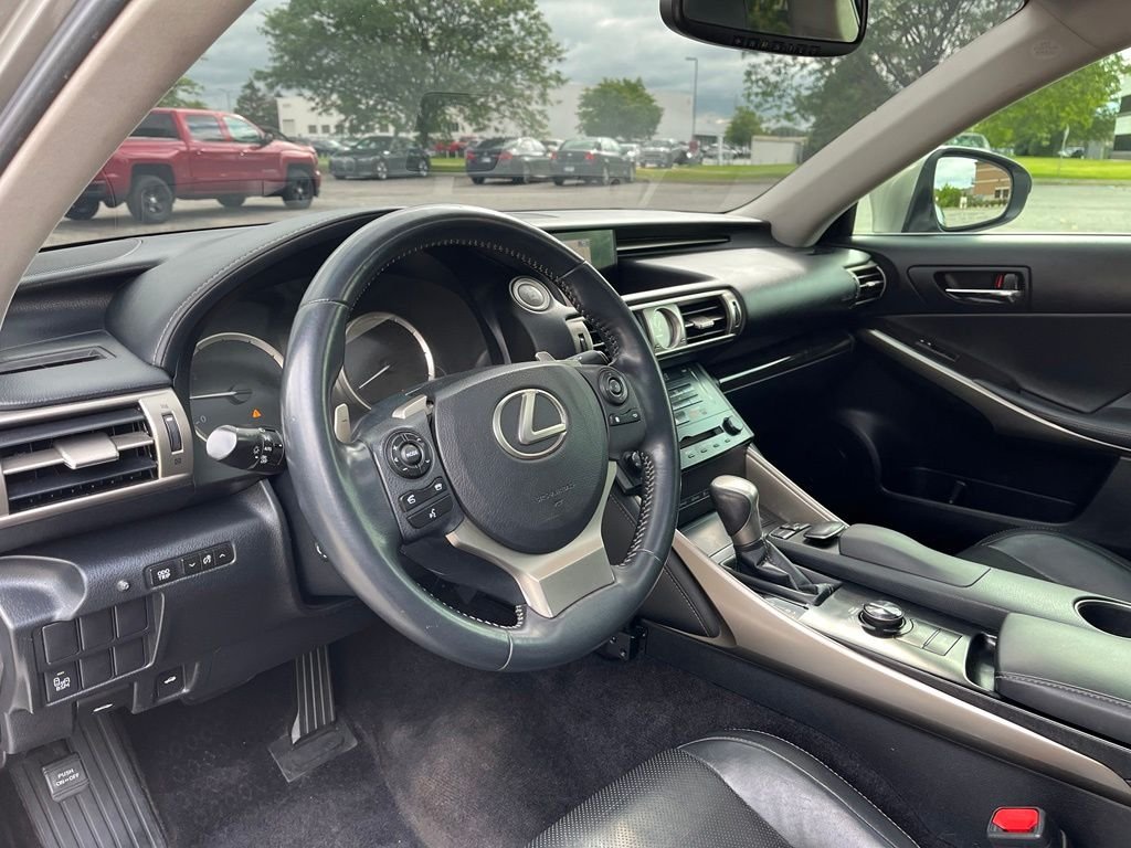 2014 Lexus IS — photo 9