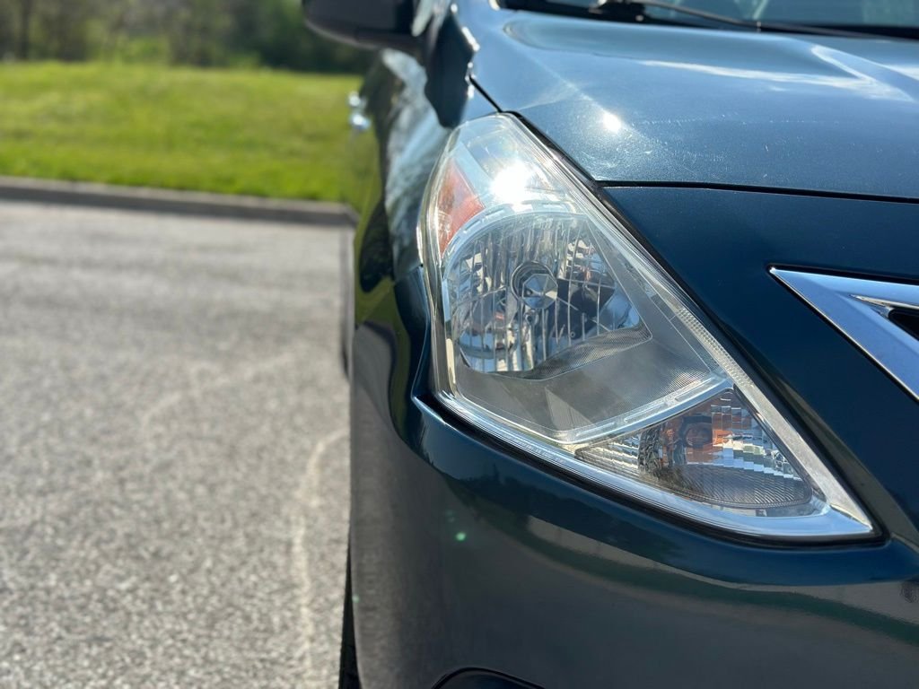 2015 Nissan Versa — photo 7