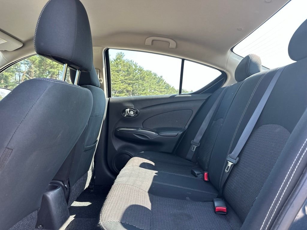 2015 Nissan Versa — photo 14