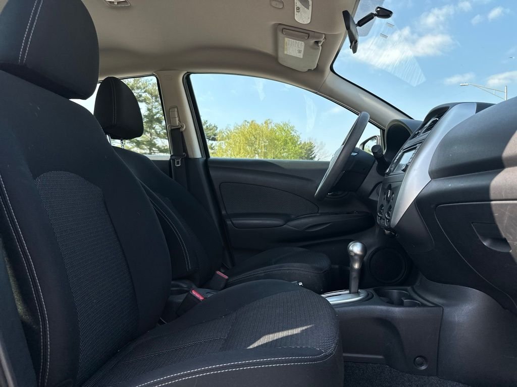 2015 Nissan Versa — photo 16
