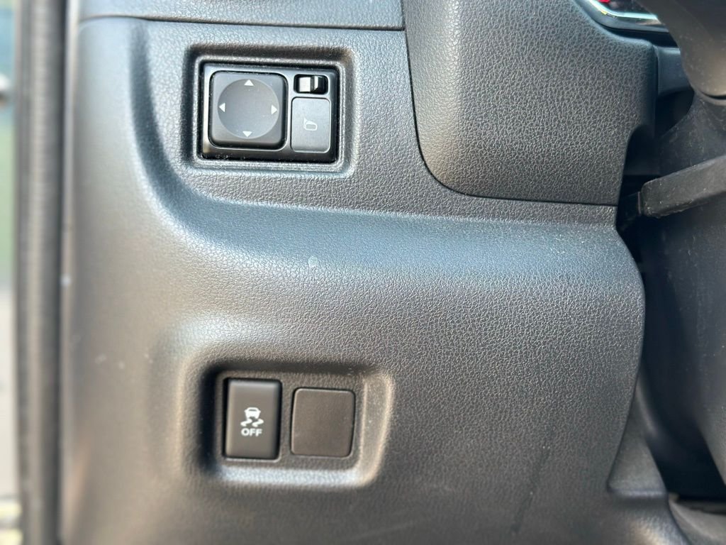2015 Nissan Versa — photo 23