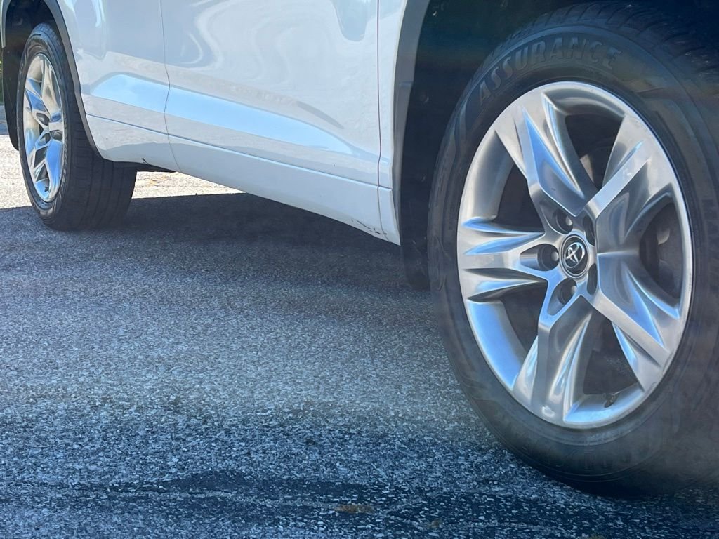 2016 Toyota Highlander — photo 6