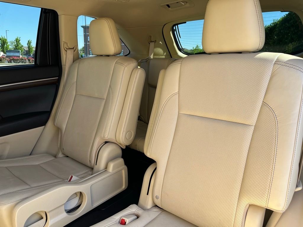 2016 Toyota Highlander — photo 17