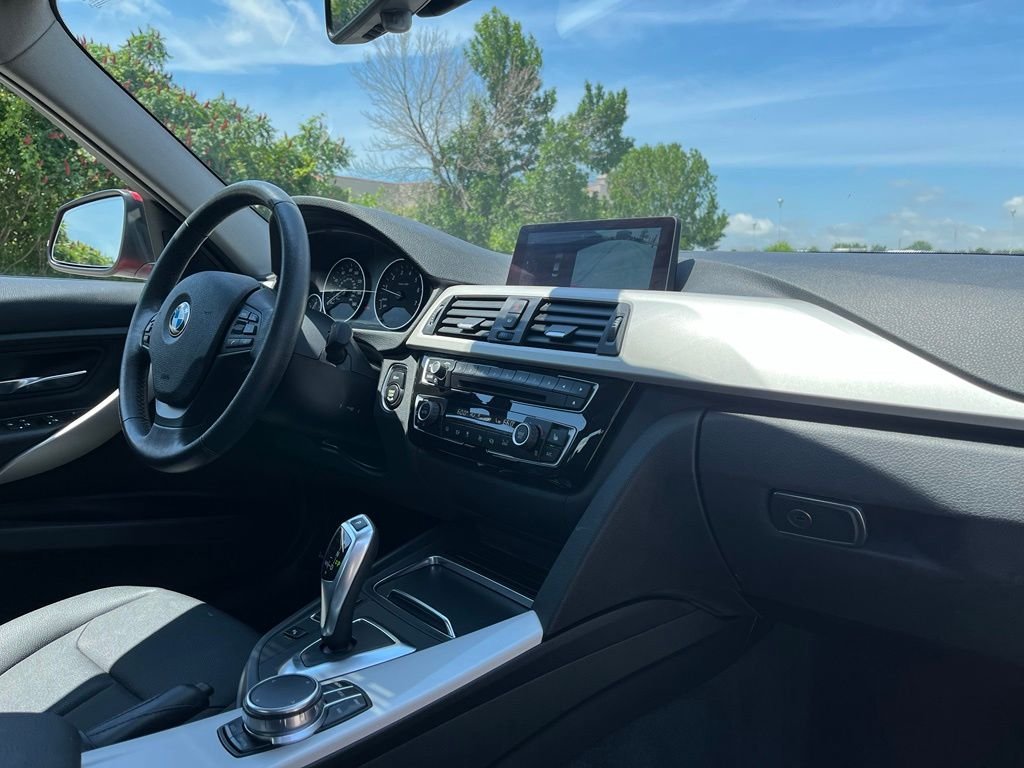 2017 BMW 3 Series — photo 20