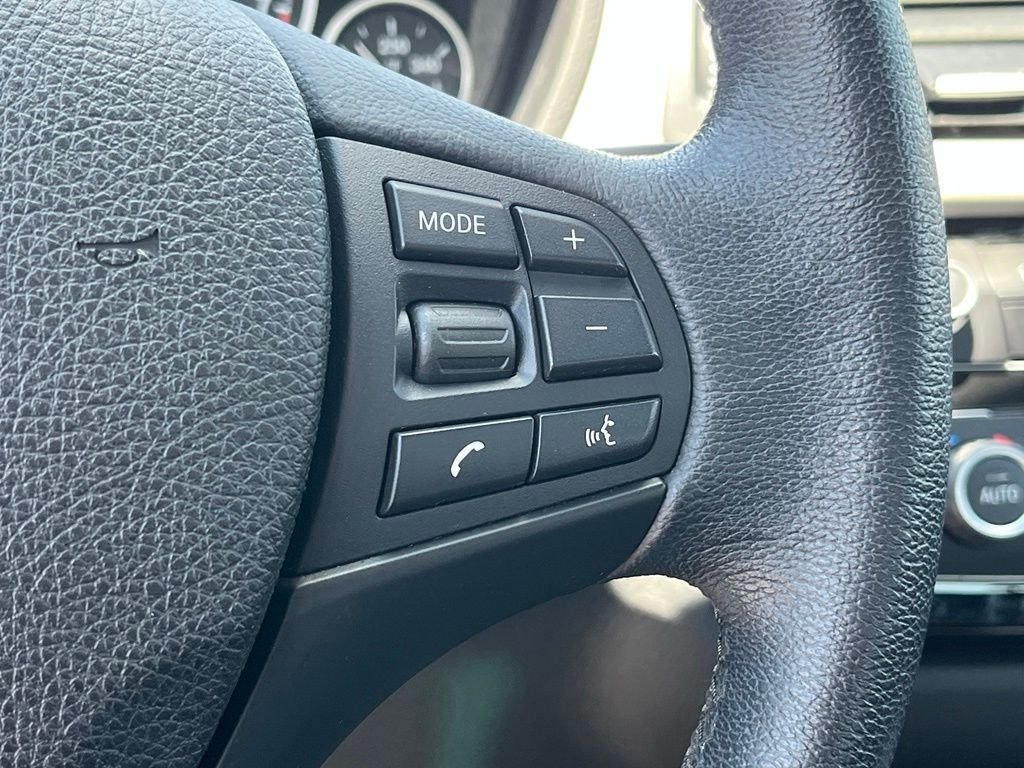 2017 BMW 3 Series — photo 24