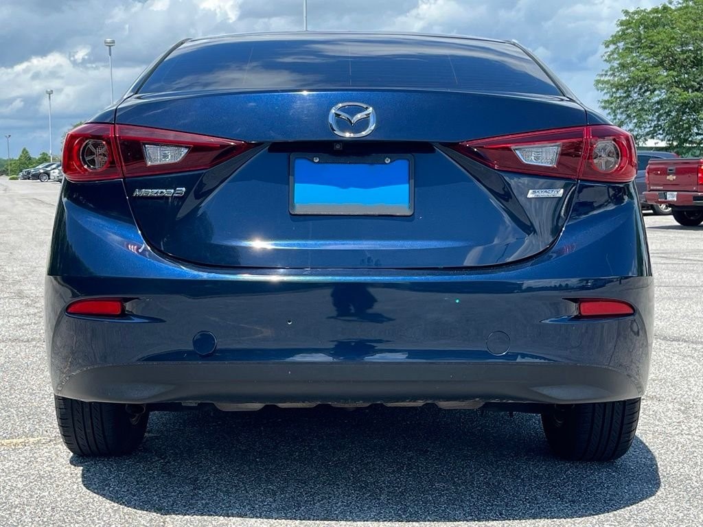 2017 Mazda Mazda3 — photo 2