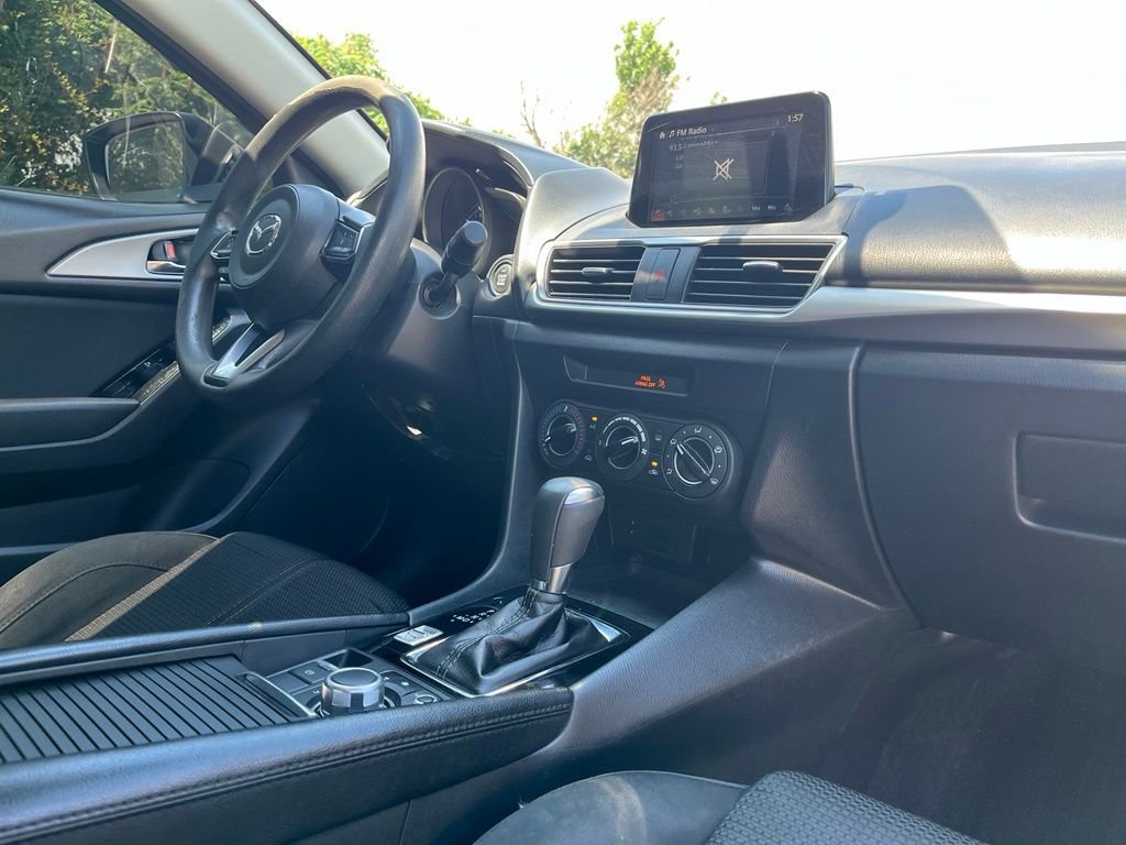 2017 Mazda Mazda3 — photo 19