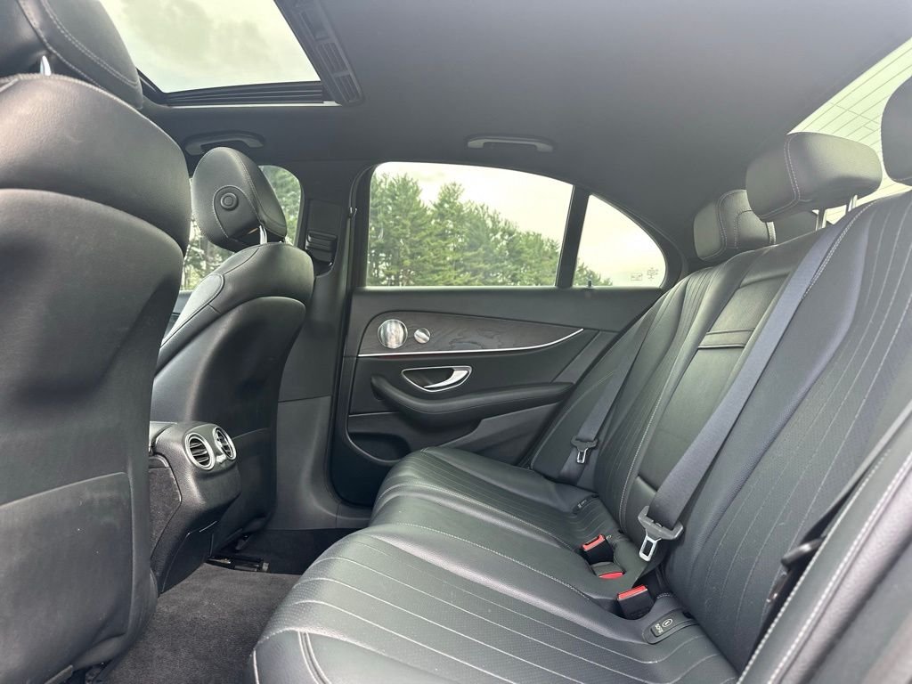 2017 Mercedes-Benz E-Class — photo 18