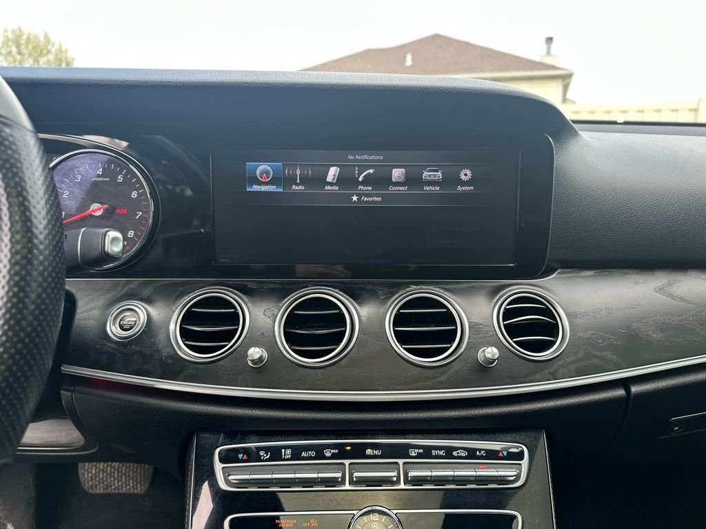 2017 Mercedes-Benz E-Class — photo 33