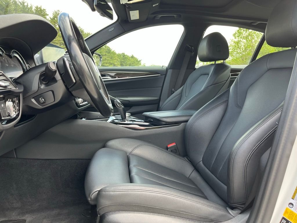 2018 BMW 5 Series — photo 8