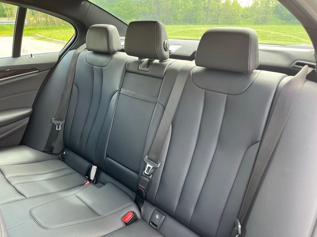 2018 BMW 5 Series — photo 14
