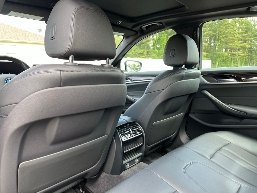 2018 BMW 5 Series — photo 15