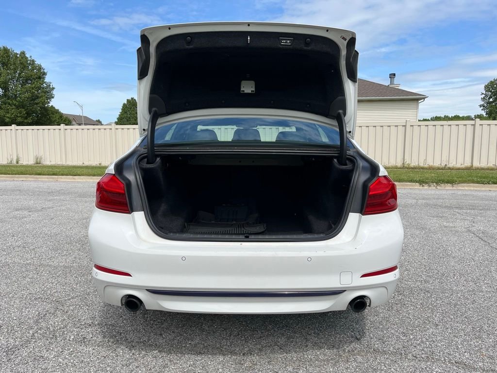 2018 BMW 5 Series — photo 16