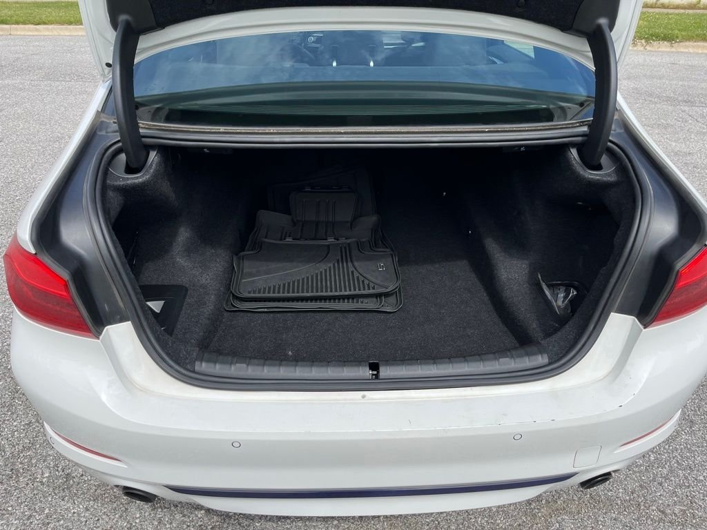 2018 BMW 5 Series — photo 17