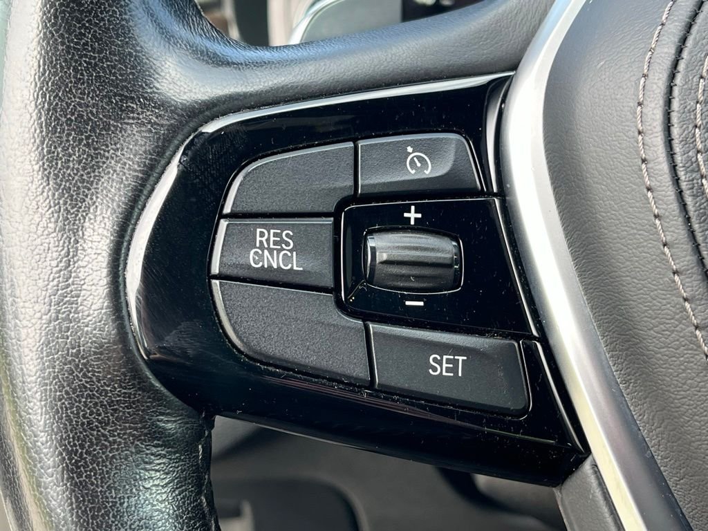 2018 BMW 5 Series — photo 25