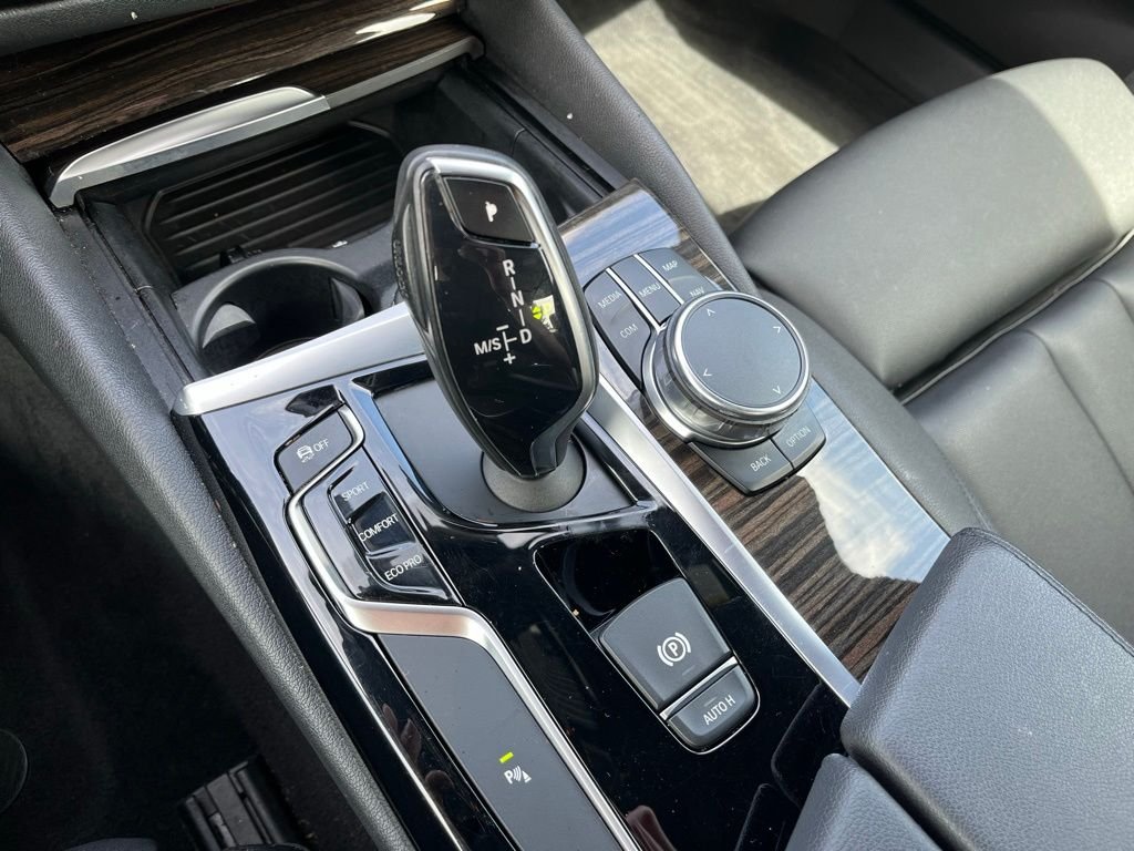 2018 BMW 5 Series — photo 28