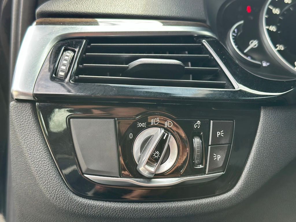 2019 BMW 5 Series — photo 28