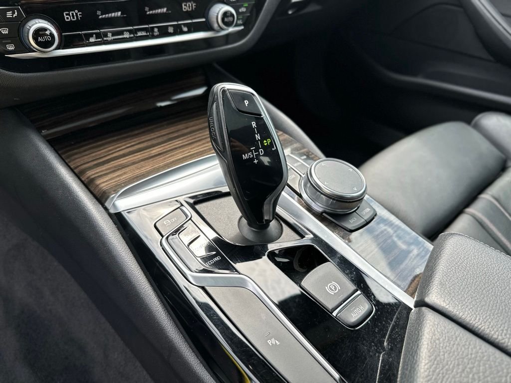 2019 BMW 5 Series — photo 30
