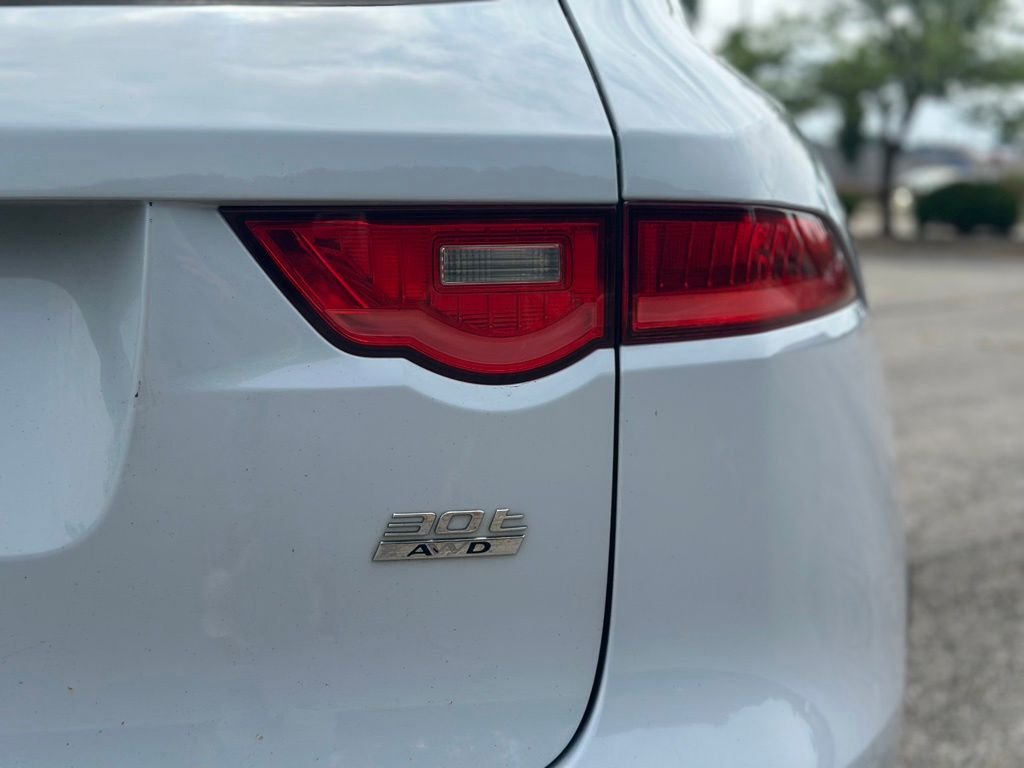 2019 Jaguar F-PACE — photo 10