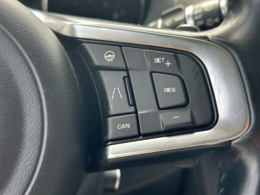 2019 Jaguar F-PACE — photo 20