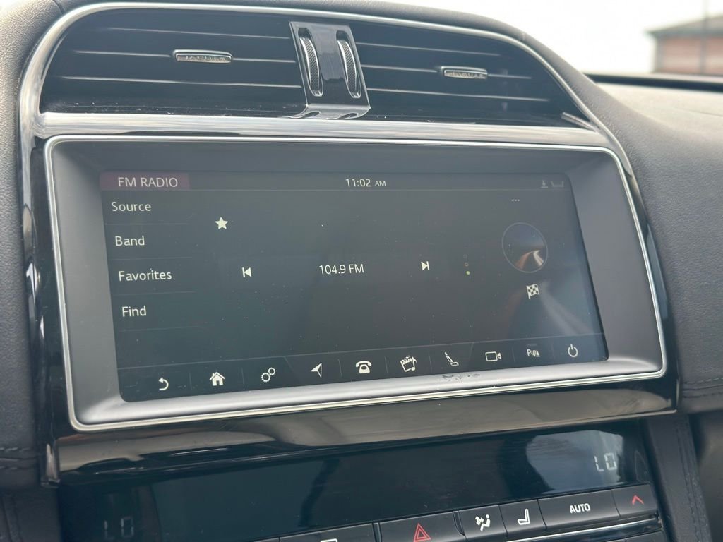 2019 Jaguar F-PACE — photo 27