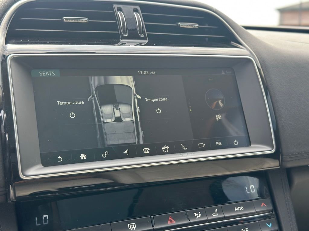 2019 Jaguar F-PACE — photo 28