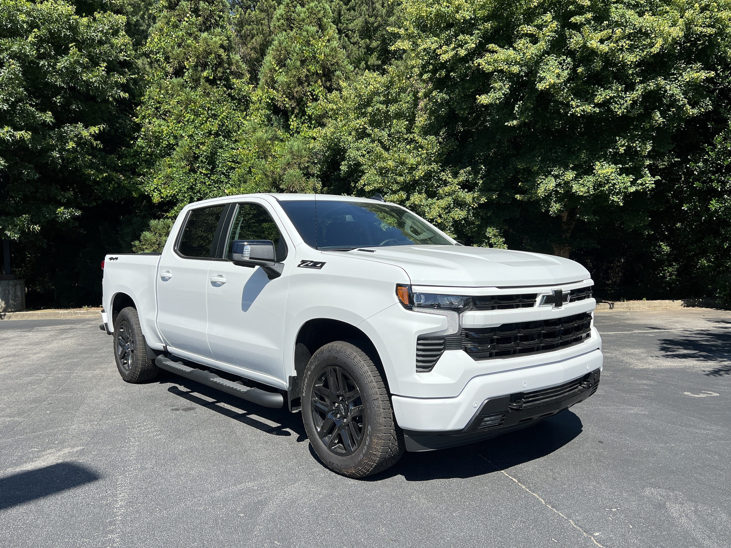 2025 Chevrolet Silverado 1500 — photo 1