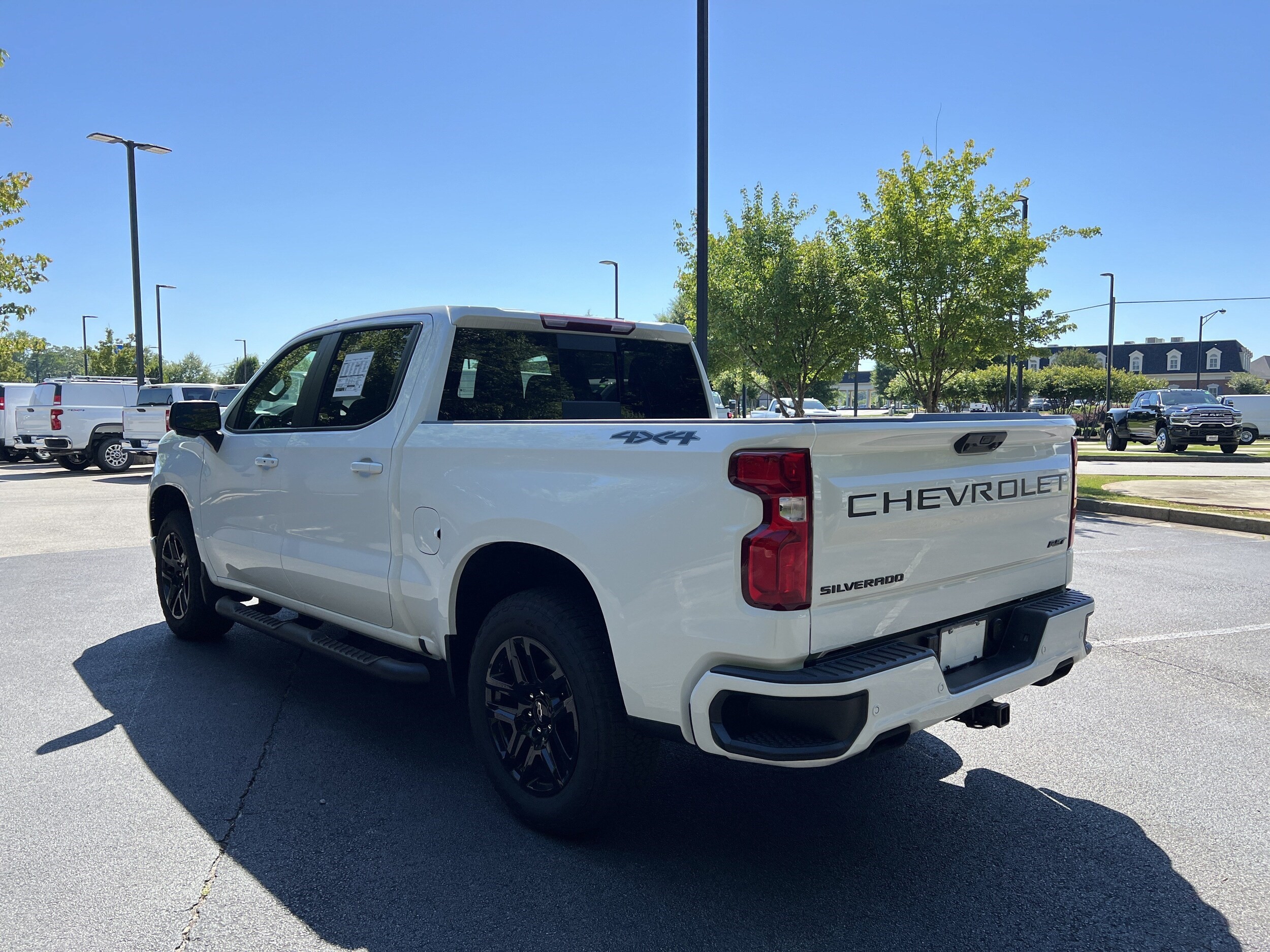 2025 Chevrolet Silverado 1500 — photo 4