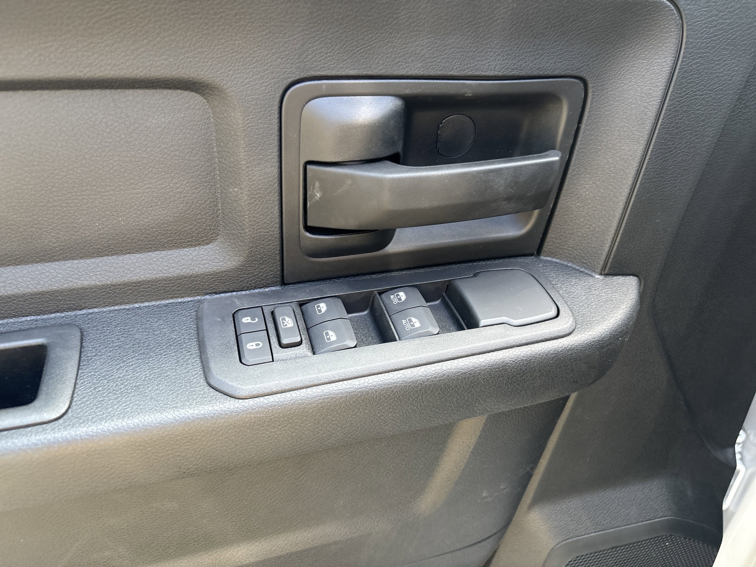 2025 Ram 2500 — photo 12